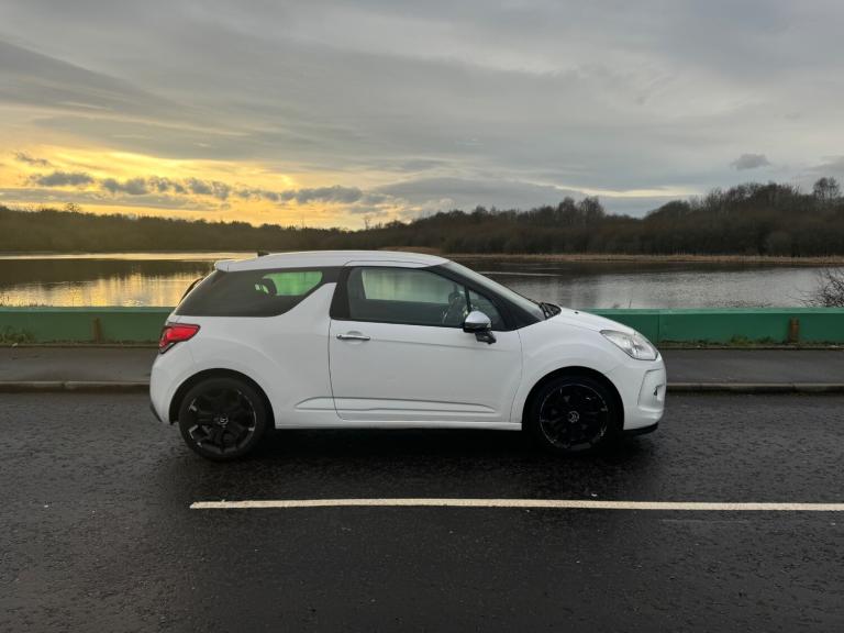 2011 Citroen DS3 1.6 VTi 16V Black 3dr HATCHBACK Petrol Manual