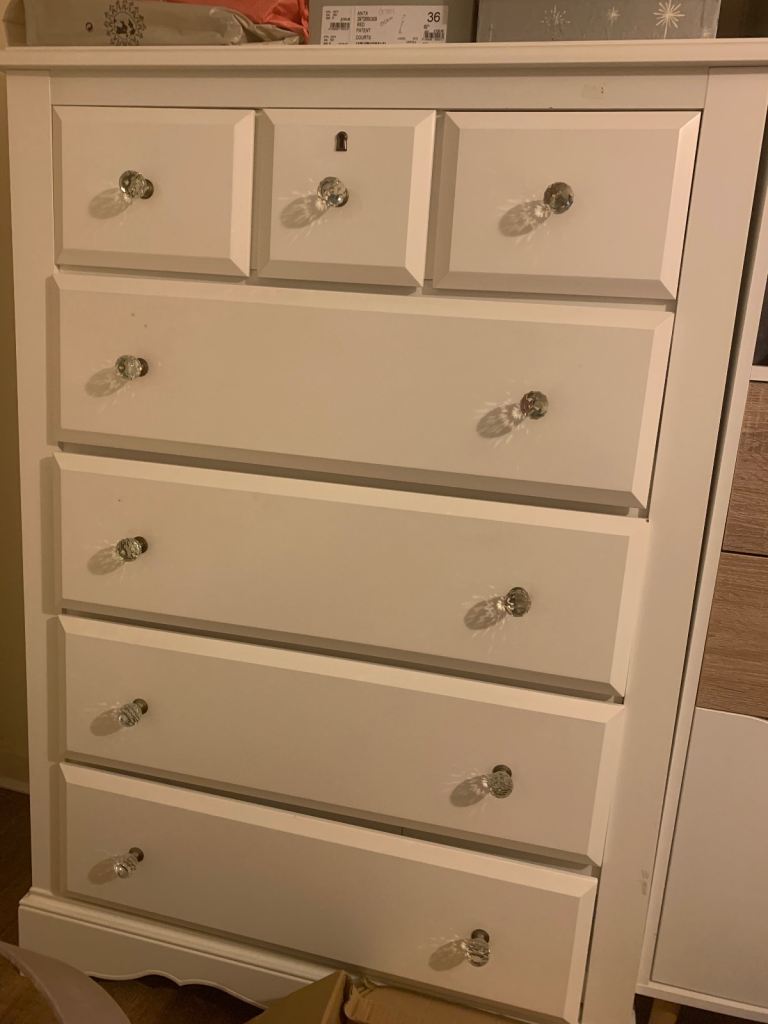 White Chest of Drawers with Crystal Knobs – Good Condition