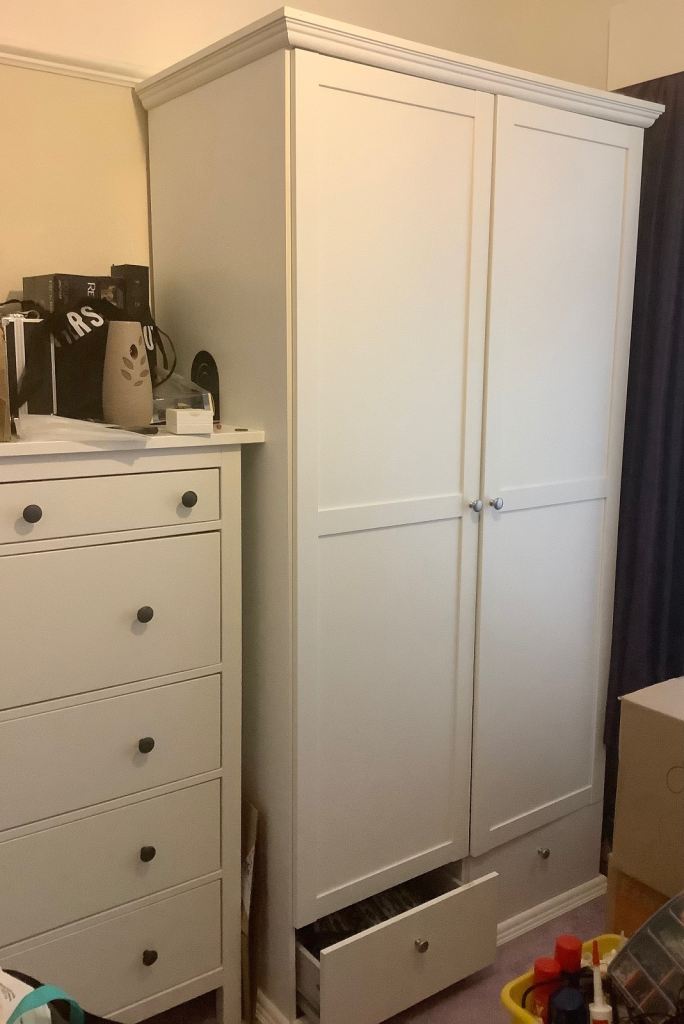 LARGE WARDROBE 2MTRs High, Very Good Condition, WHITE, FLAT PACKS TO TRANSPORT….BARGAIN AT 