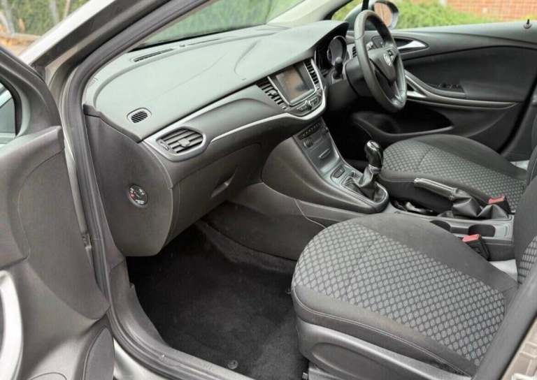 2017 Vauxhall Astra 1.4T 16V 125 Design 5dr HATCHBACK PETROL Manual