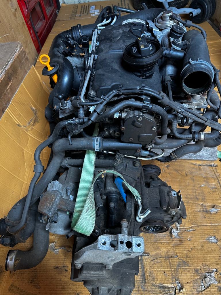 VOLKSWAGEN TOURAN 1.9 ENGINE + SIX-SPEED GEARBOX 111000 MILES!