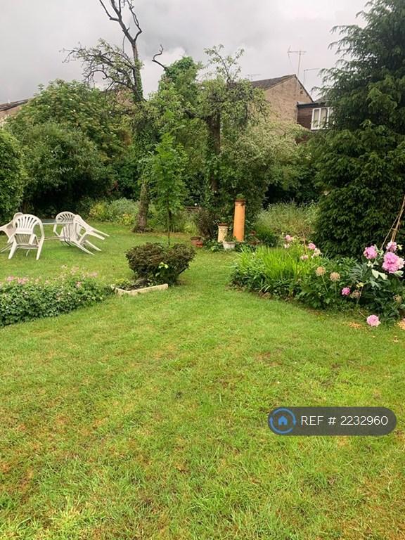 1 bedroom flat in Castlebar Park, London, W5 (1 bed) (#2232960)