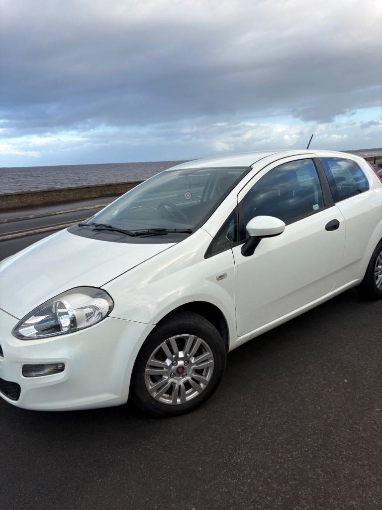 Fiat, PUNTO POP Hatchback, 2015, Manual, 1242 (cc), 3 doors FSH MOT 28.5.27 NO ADVISORIES 