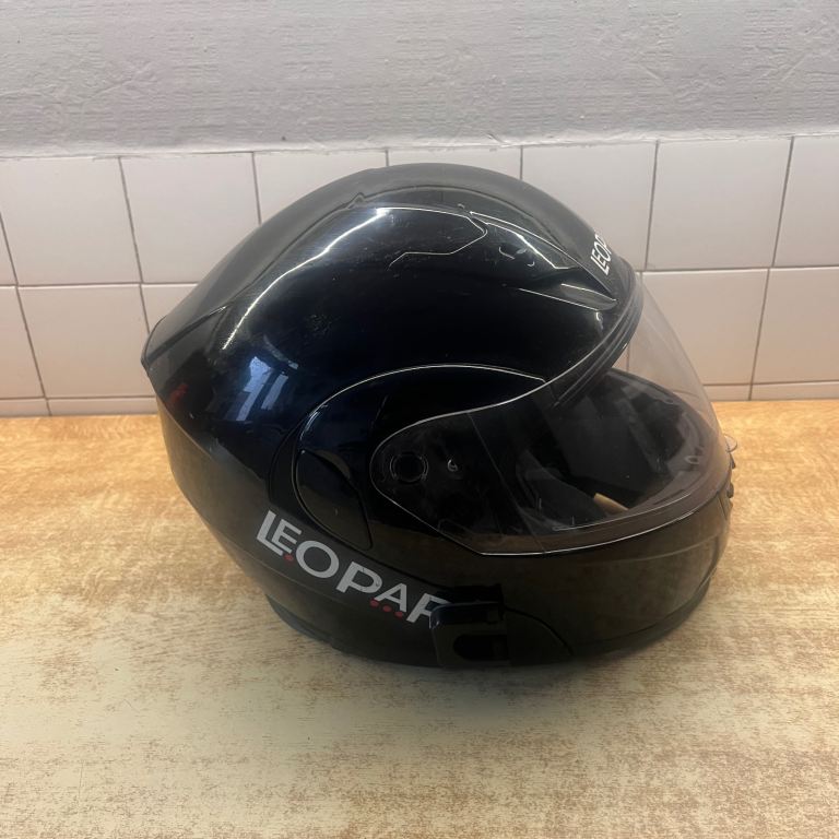 Leopard Flip Up Motorcycle Helmet - SIZE L – Safe, Stylish, Comfortable