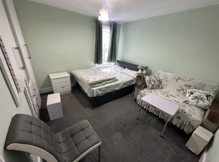 🌟 Special Offer! Double bedroom female 
