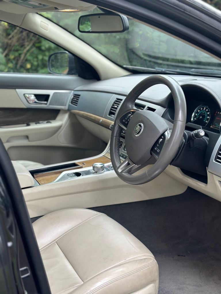 Jaguar XF 2.2 Premium Luxury - QUICK SALE - CHEAP CAR