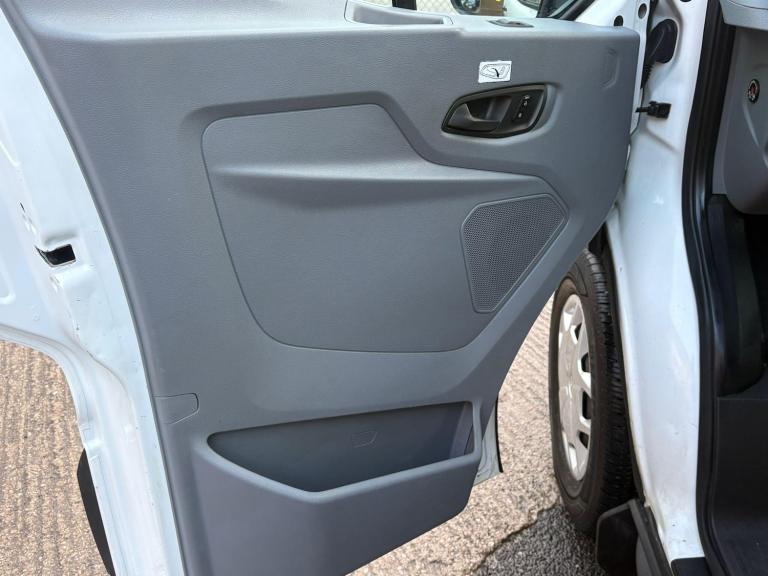 2017 Ford Transit 2.2 TDCi 125ps H2 15 Seater Trend NA DIESEL Manual