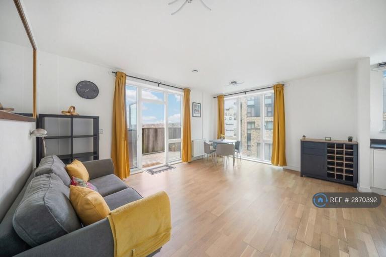 2 bedroom flat in Cross Road, Croydon, CR0 (2 bed) (#2870392)