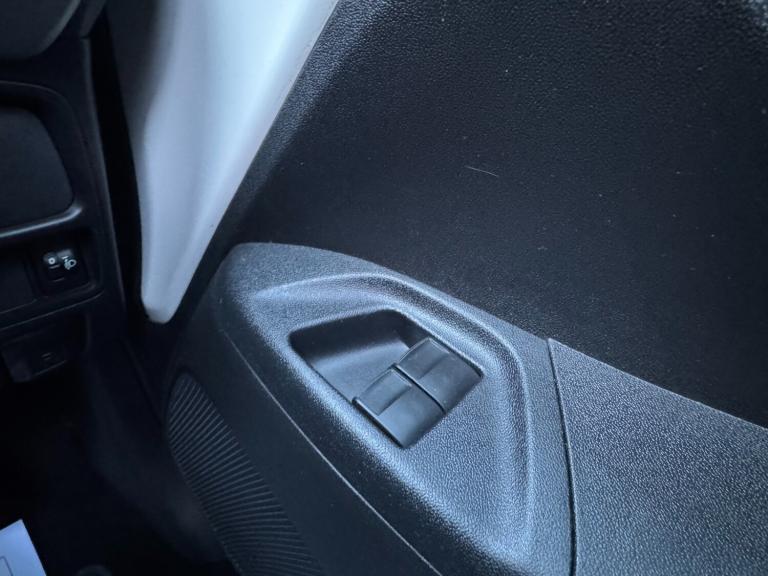 2015 Citroen C1 1.2 PureTech Feel 5dr HATCHBACK Petrol Manual