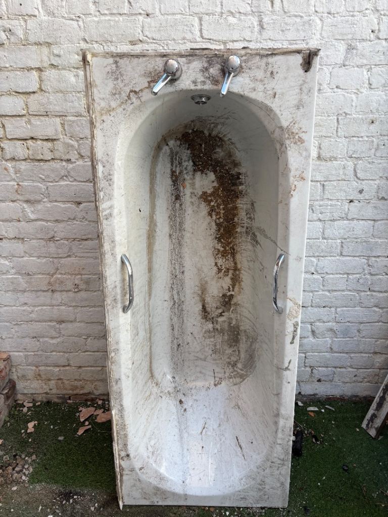 Free plastic bath (for water collection?) - HEATON NE6