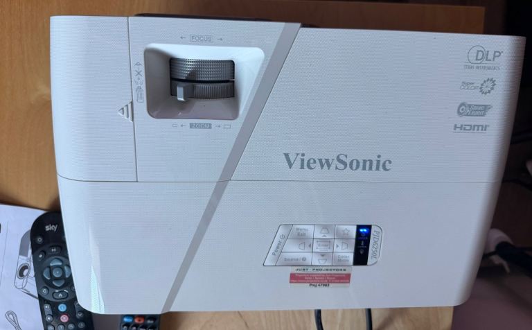 ViewSonic PJD6250L DLP Projector with Remote and Manual