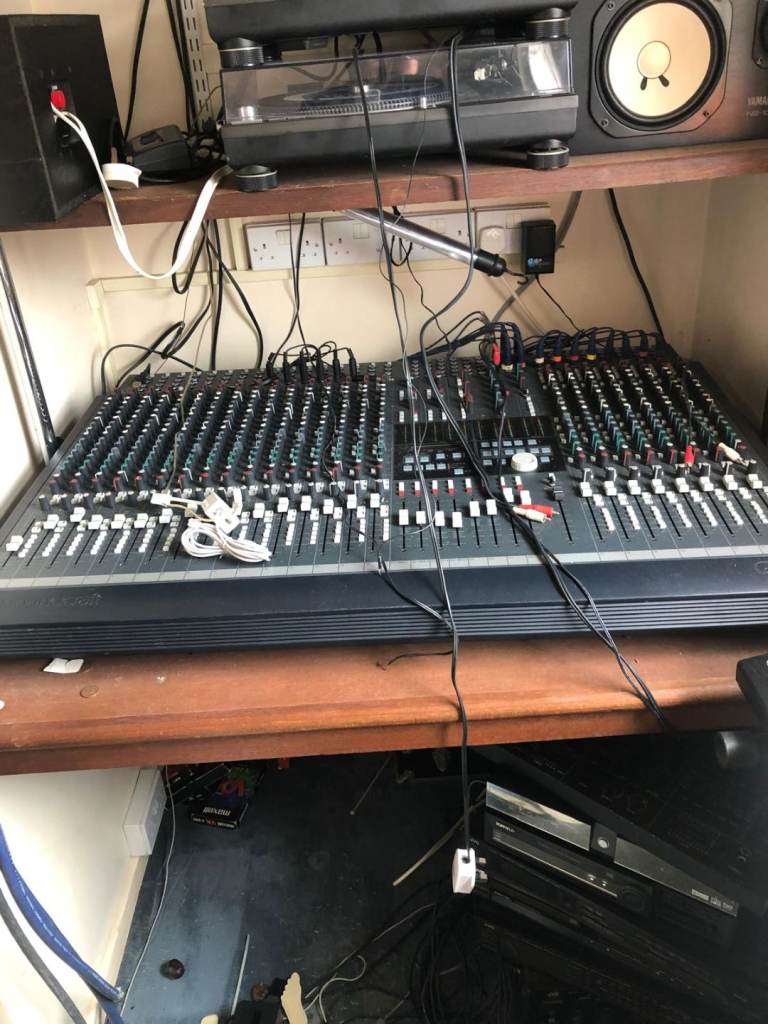 Soundcraft Audio DJ Mixer – Large Format, Good Condition | in Clapham ...