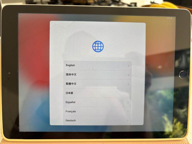 iPad Air 2 7th generation 128GB (Cracked Screen)