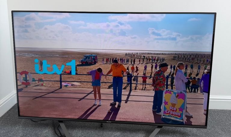 Hisense QLED 4K UHD LED 58 inch Smart TV with WiFi For Sale 