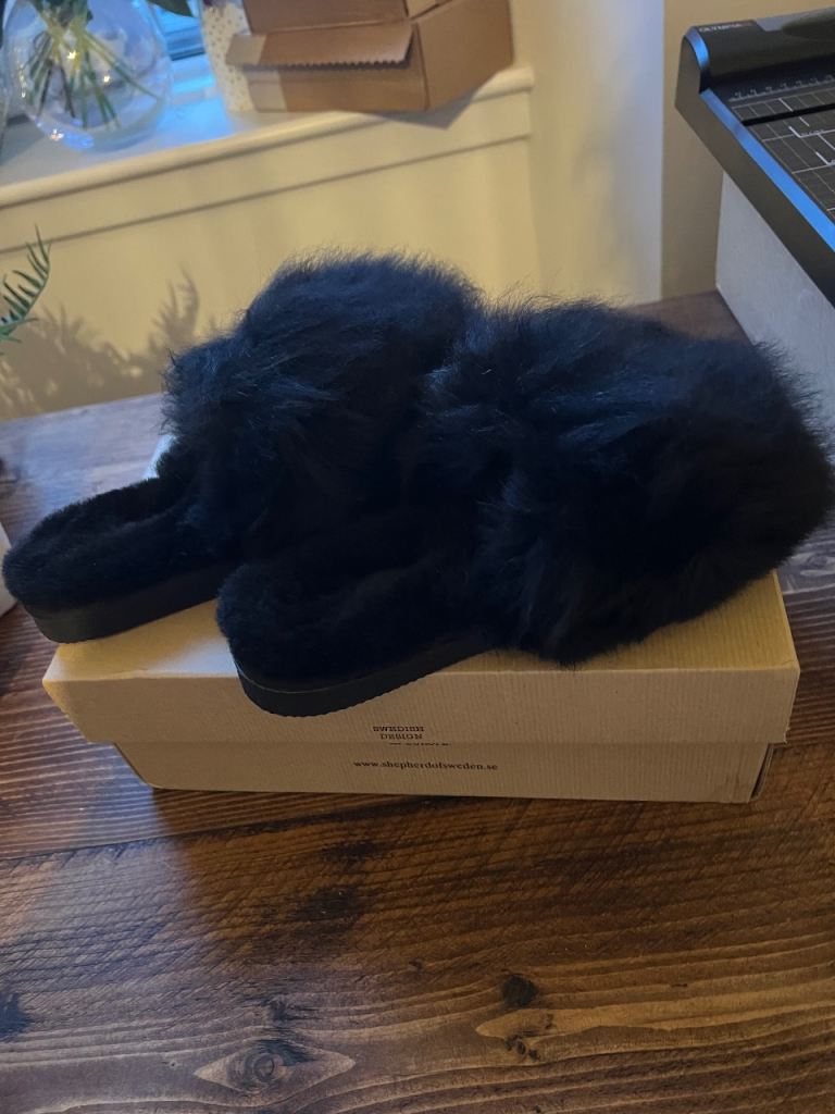 Shepherd Black Sheepskin Slippers - New In Box