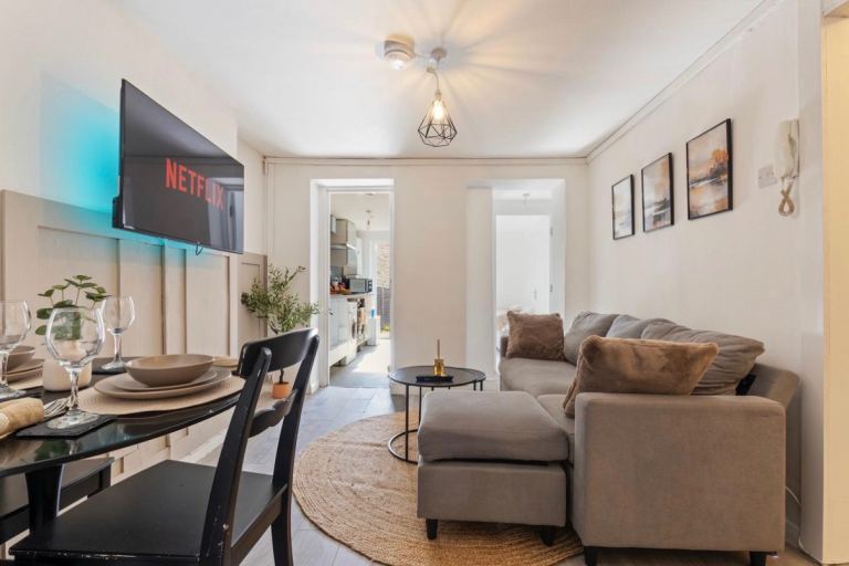 3 Bedroom Apartment New Cross