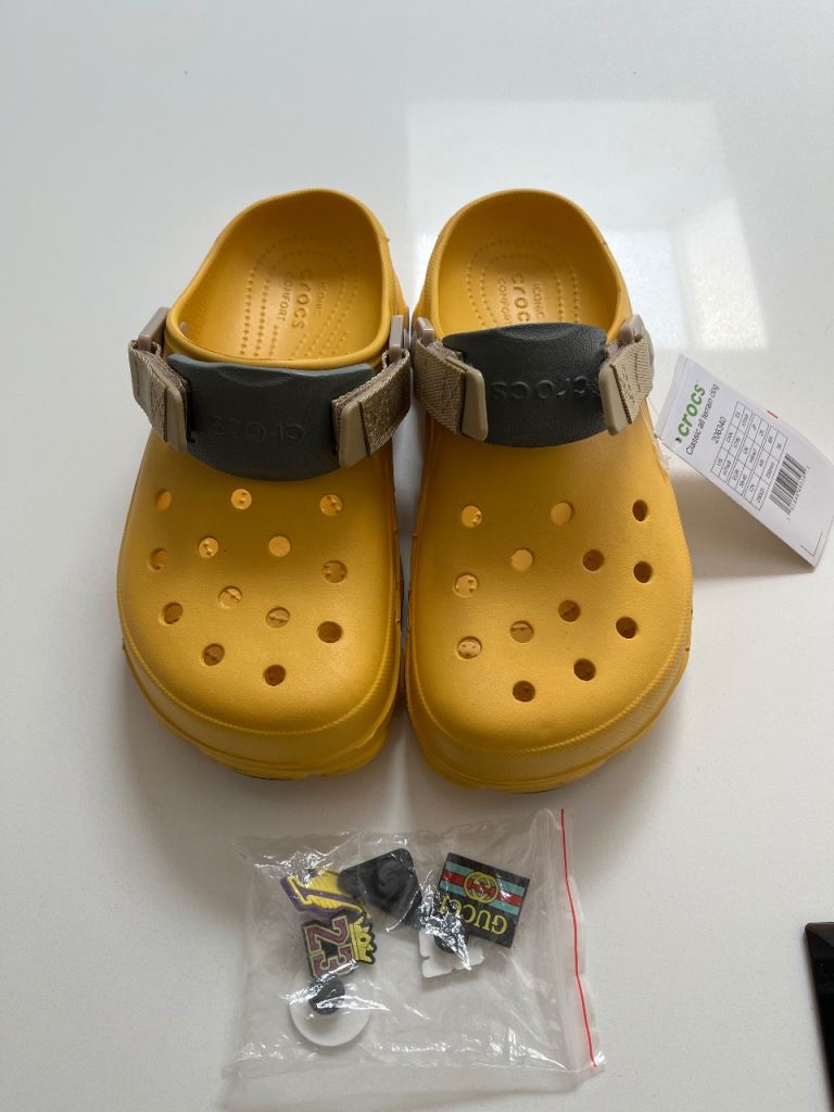 CROCS ALL TERRAIN CLOGS - YELLOW SIZE 7 WOMEN