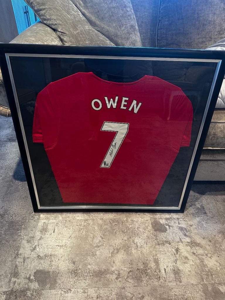 Michael Owen genuine signed and framed shirt 