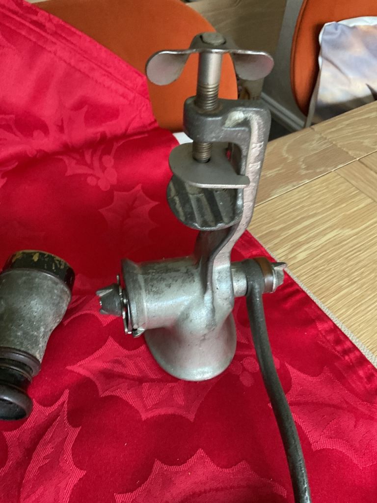 Mincer and binoculars