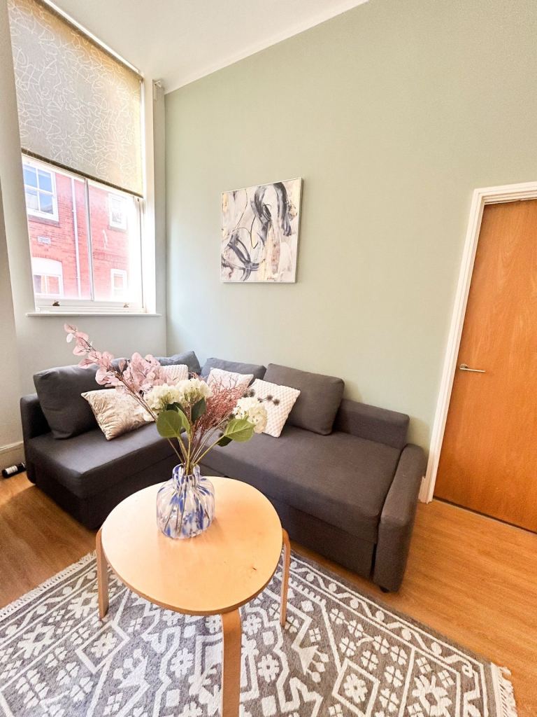 Luxury room in LE1 1su + brand new bathroom+bills included