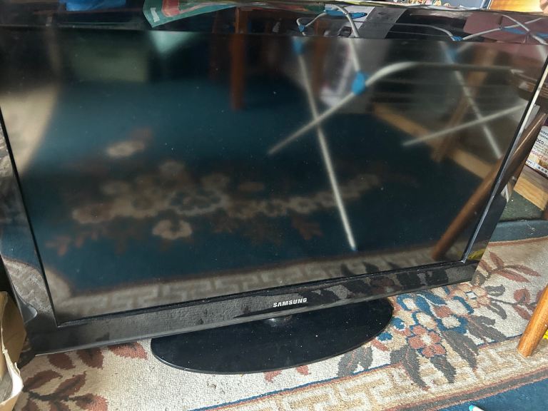 Samsung TV Fair Condition 