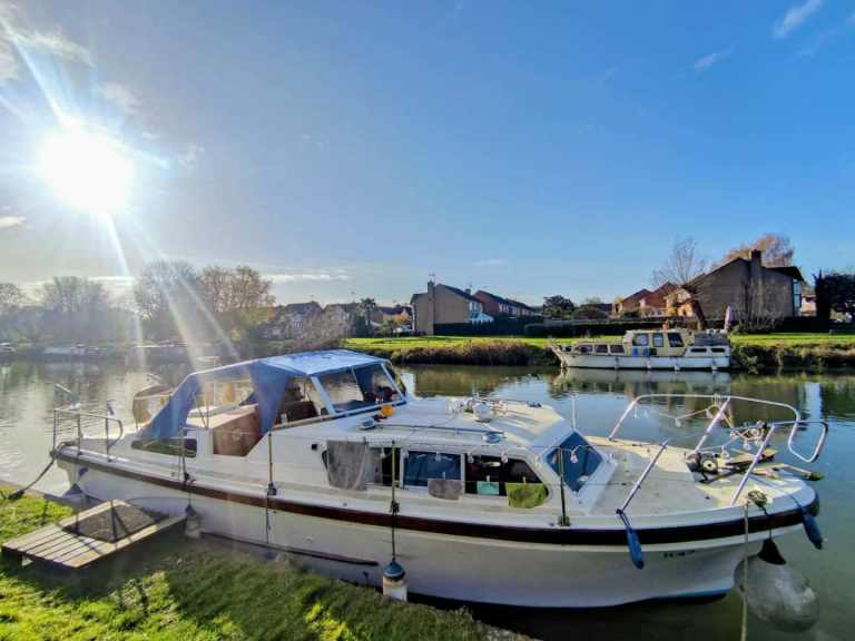 Springfield 31 – 31 ft Twin Engine Diesel River Cruiser Lee Valley – Stansted Abbotts