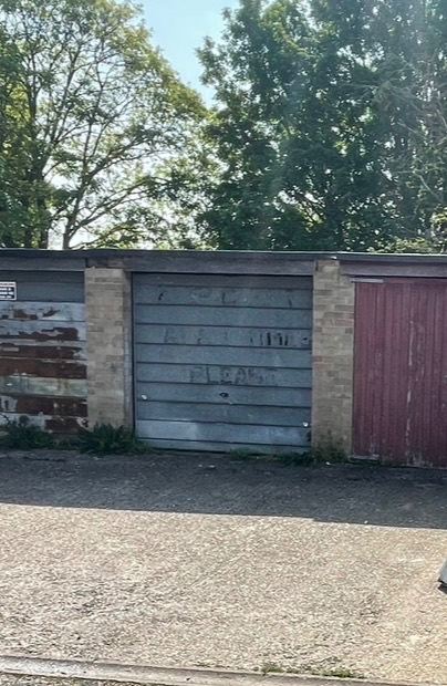 Garage to rent Packenham road Basingstoke 