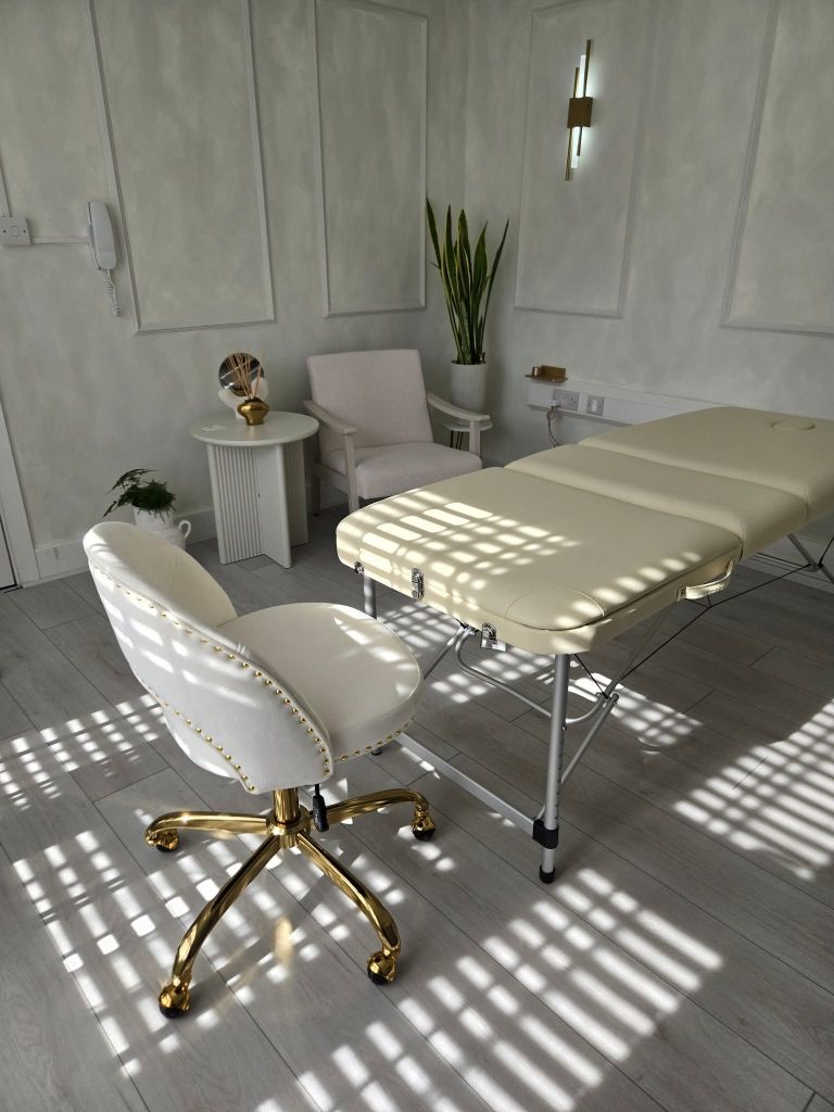 Folding massage beauty bed 