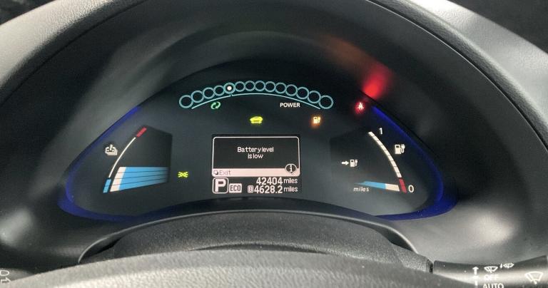 NISSAN LEAF 24kWh Tekna Electric Automatic White 5dr SATNAV+LEATHER+LOWMILES