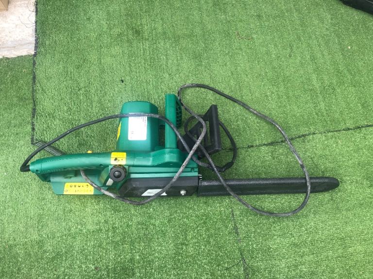 B&Q Electric chain saw