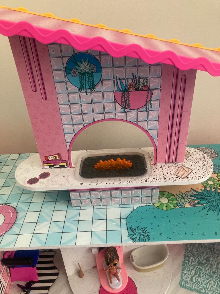 LOL dollhouse 