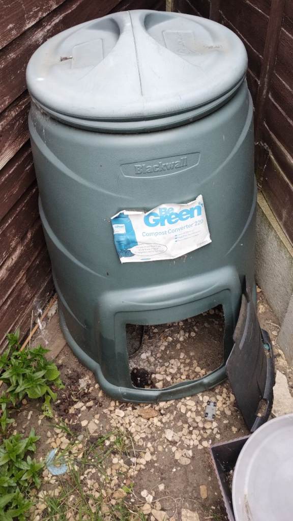 Compost bin