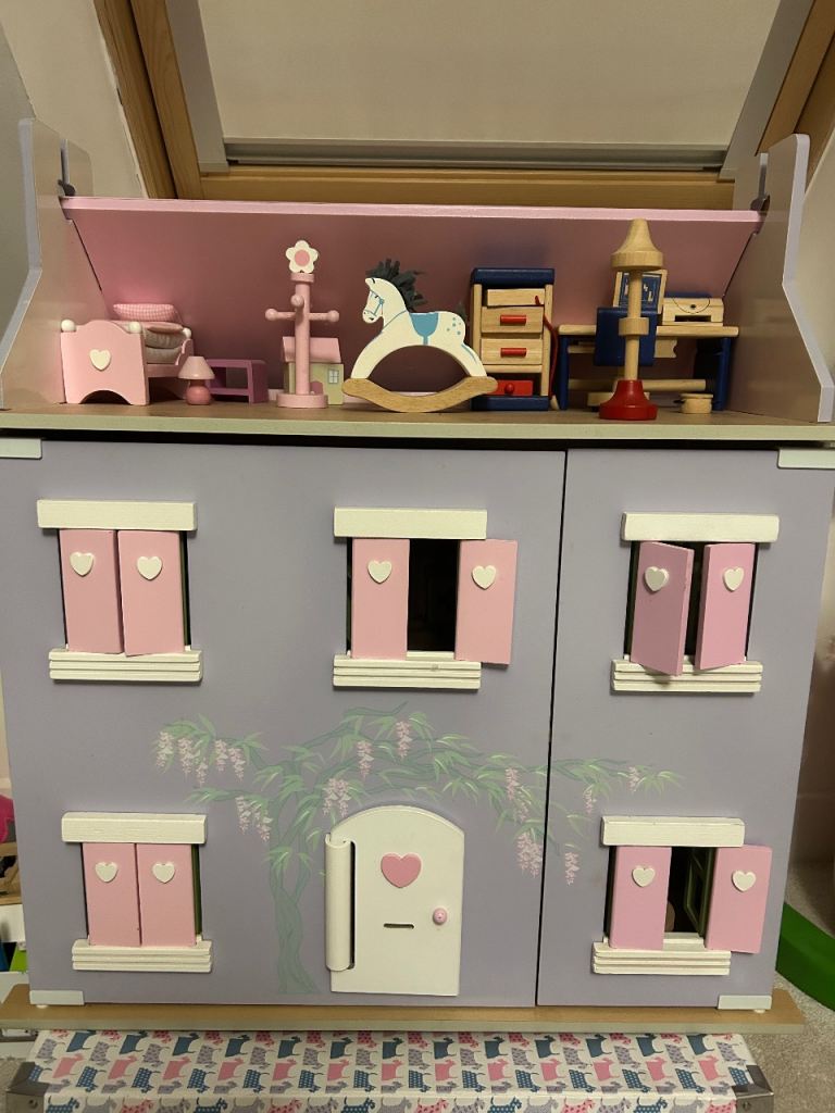 Gorgeous ELC Rosebud Dolls House Complete With Dolls, Furniture and many extras