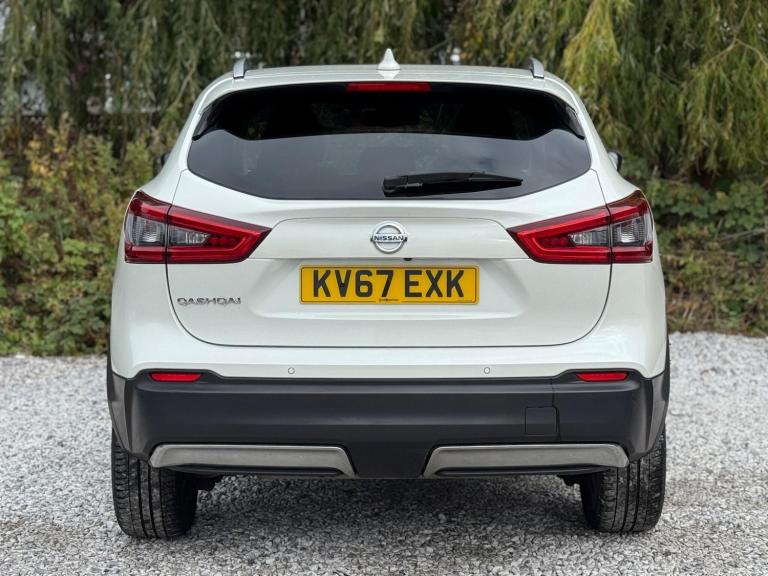 2017 Nissan Qashqai 1.2 DiG-T N-Connecta 5dr Xtronic HATCHBACK PETROL Automatic