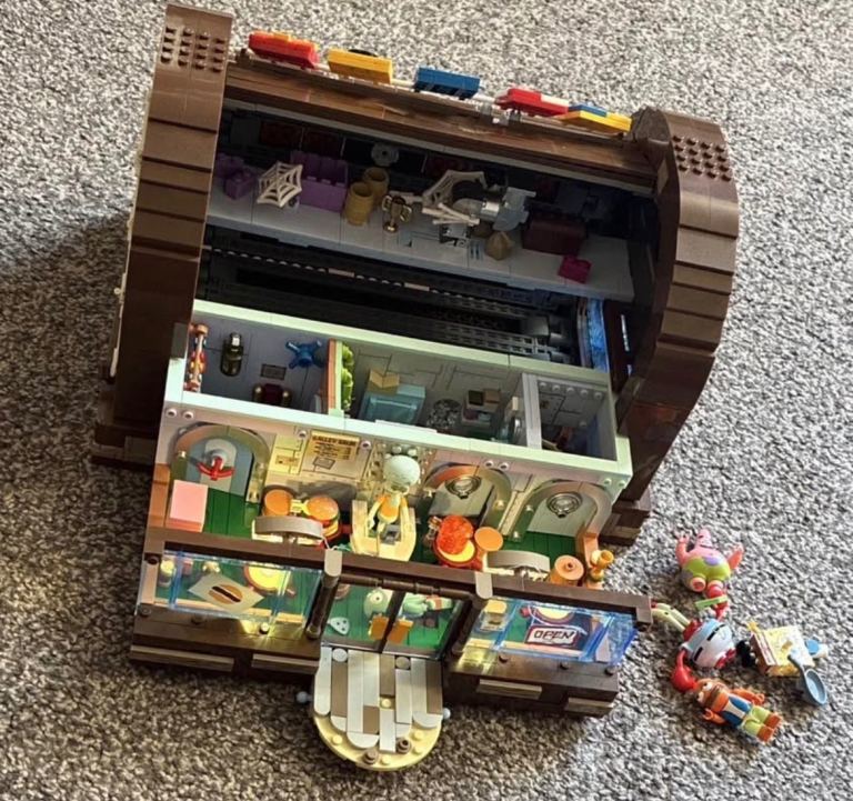 SpongeBob crusty crab Lego house 