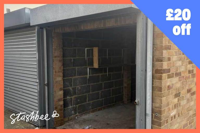 Garage to rent in London (N15) | Stashbee