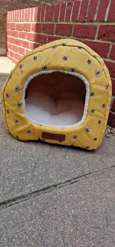 Pet bed