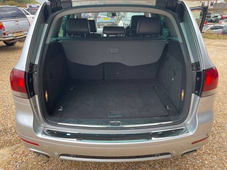 2009 Volkswagen Touareg 2.5 Touareg Altitude TDI E4 AUTO 5dr SUV Diesel Automatic