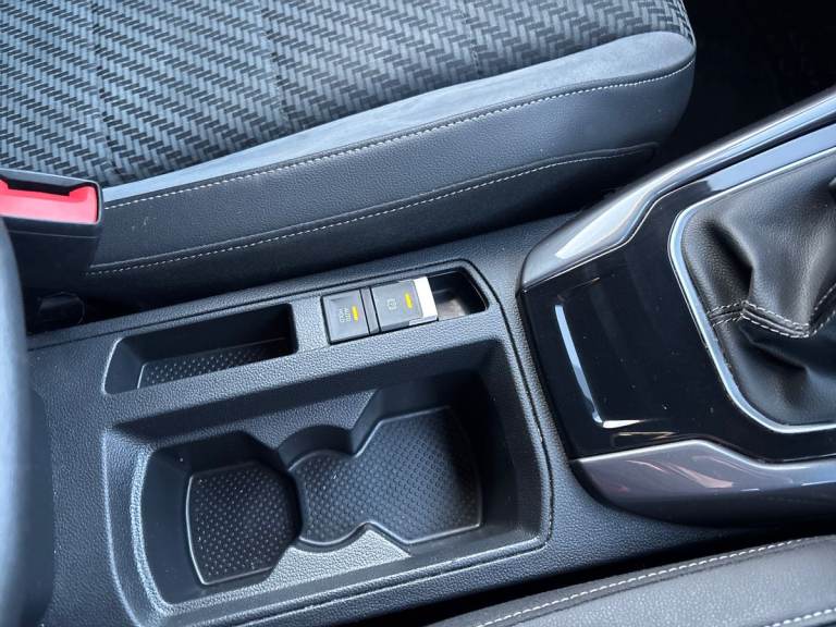 2019 Volkswagen T-Roc 2.0 TDI R-Line 5dr Hatchback DIESEL Manual