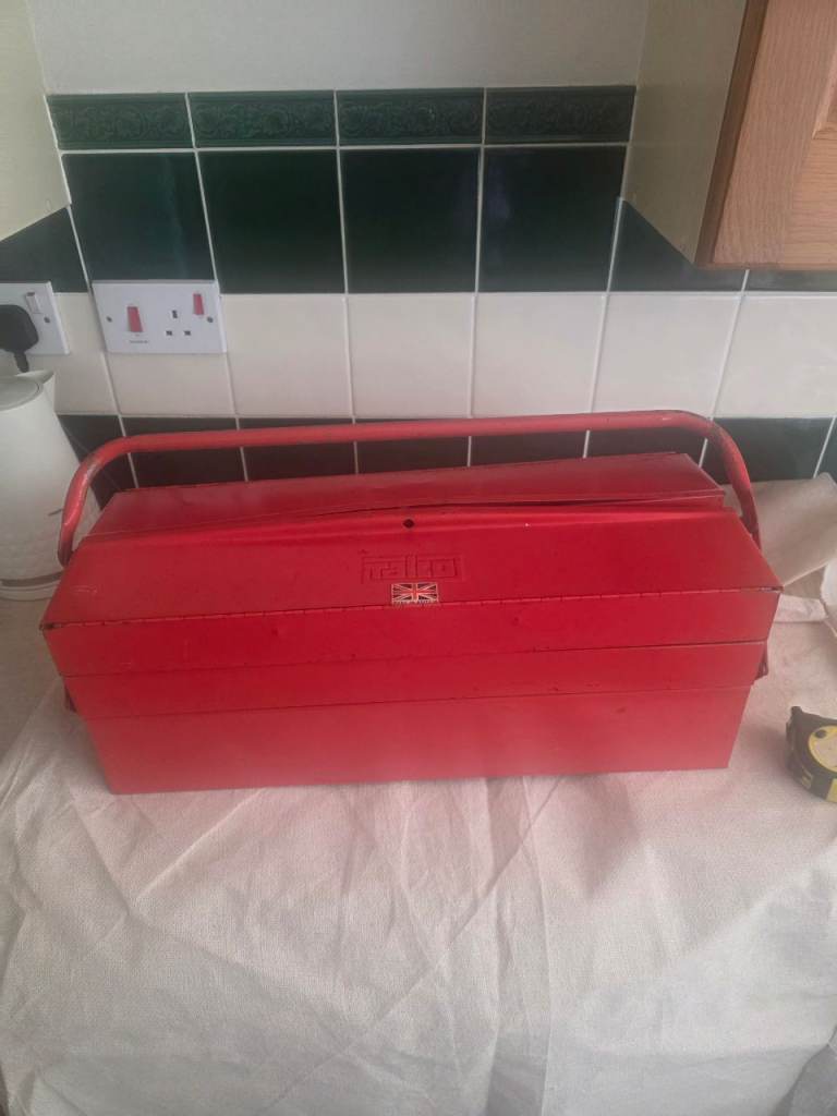 Red Metal Toolbox – Good Condition, Sturdy