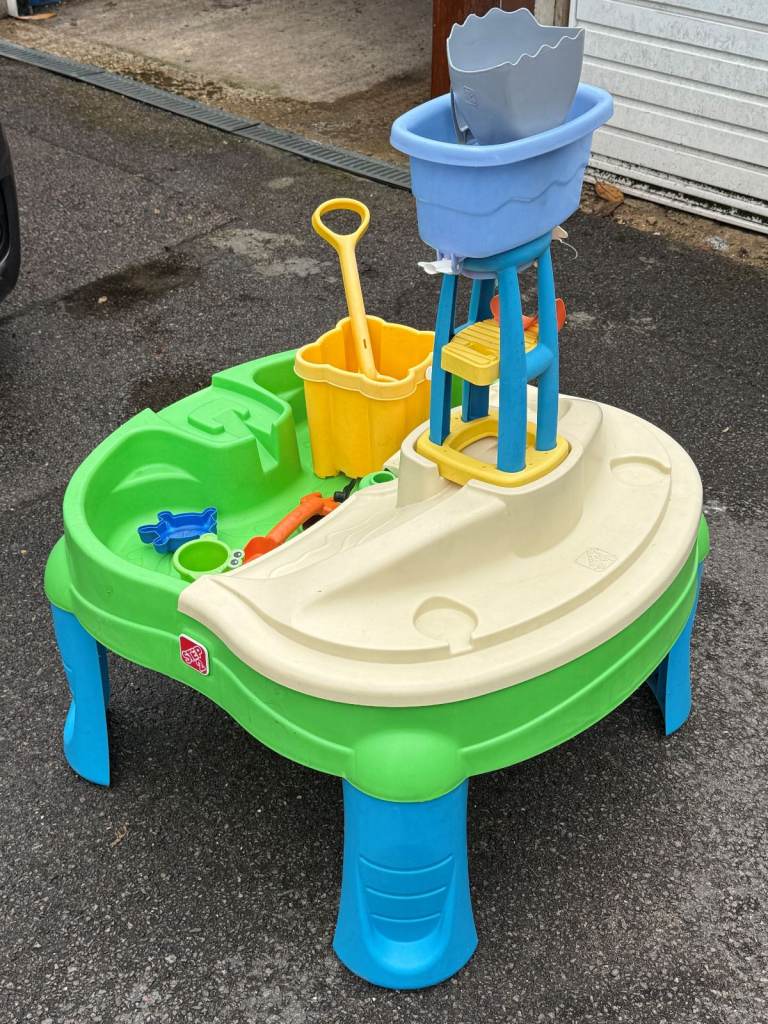 Step 2 Sand and Water table for Kids