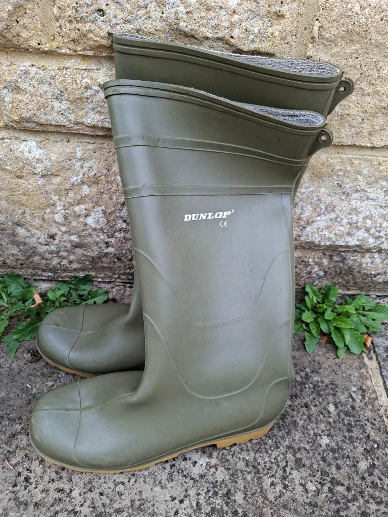 Dunlop Green Wellington Boots – Good Condition Size 10