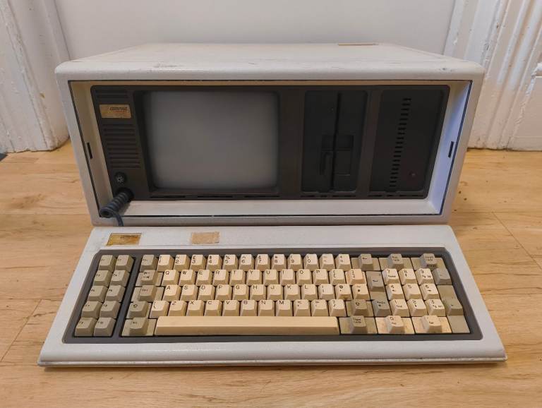 Compaq Plus luggable computer 1980s - UNTESTED