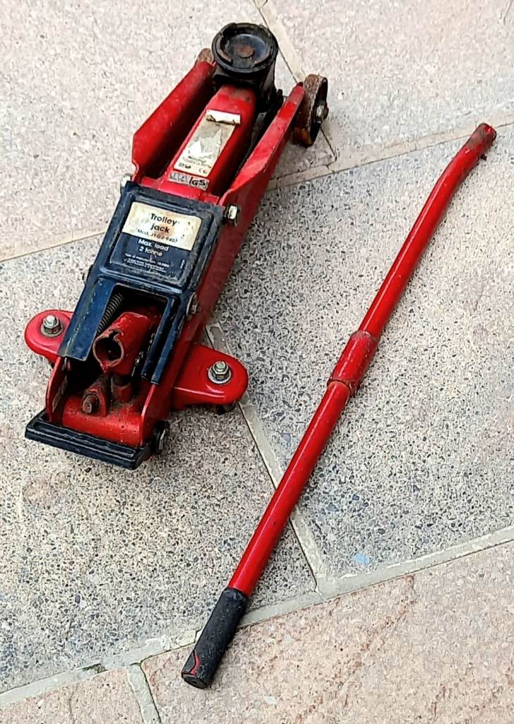 Car Trolley Jack (2 Tonne)