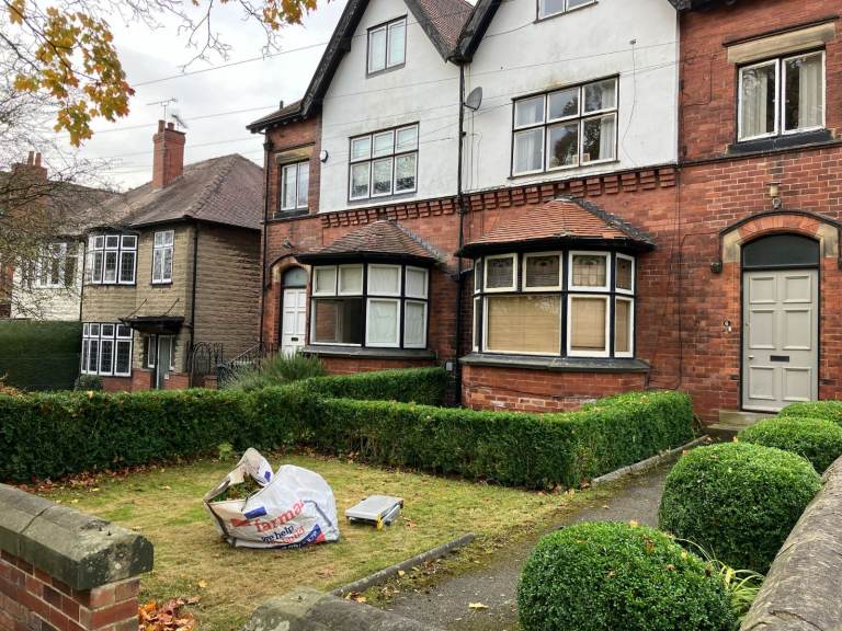 Beautiful Large Double Room in Prime North Leeds Location