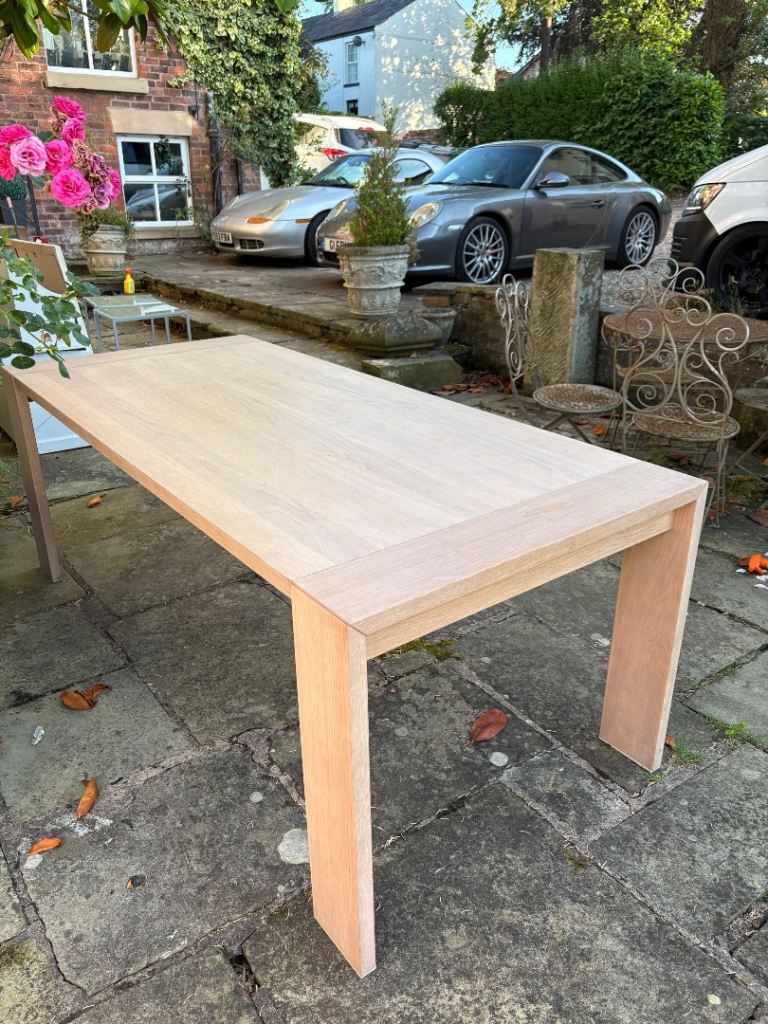 Design dining table