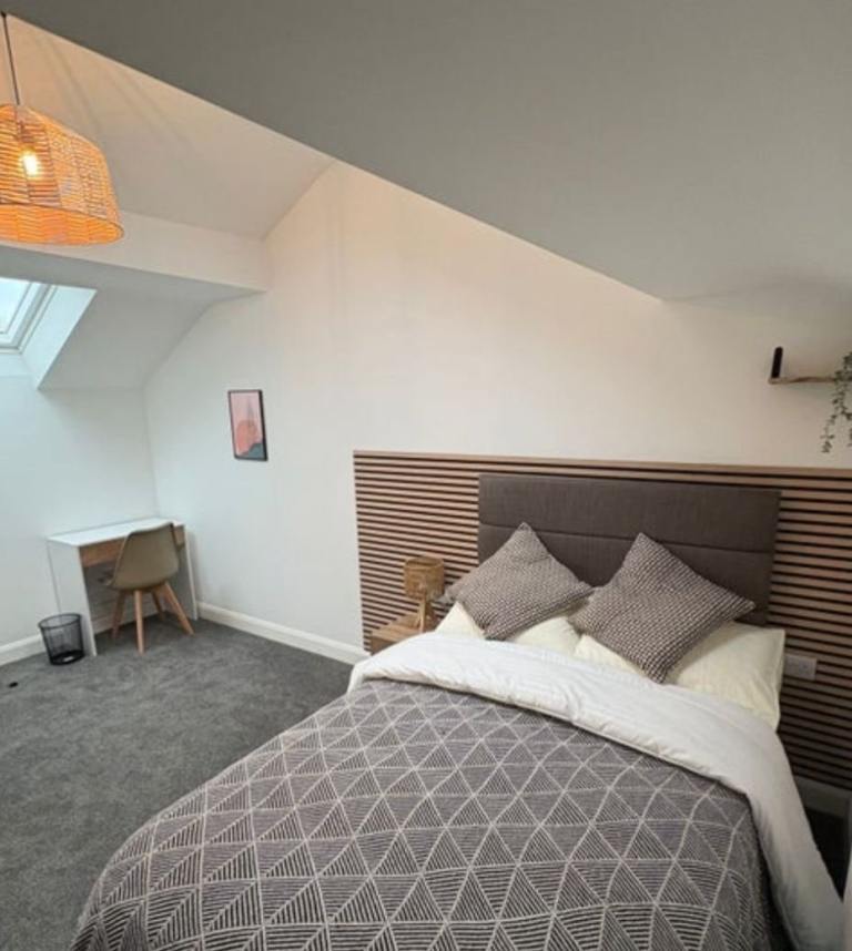 Large room available 