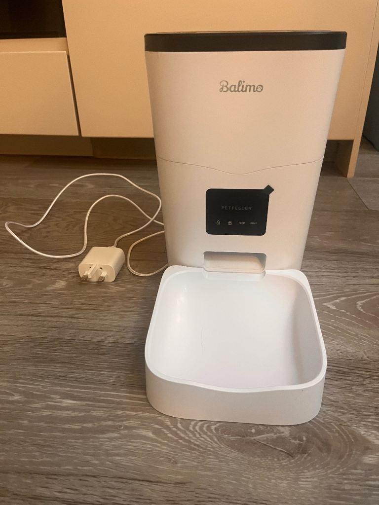 Balimo Automatic Pet Feeder for Cats & Dogs - Excellent Condition