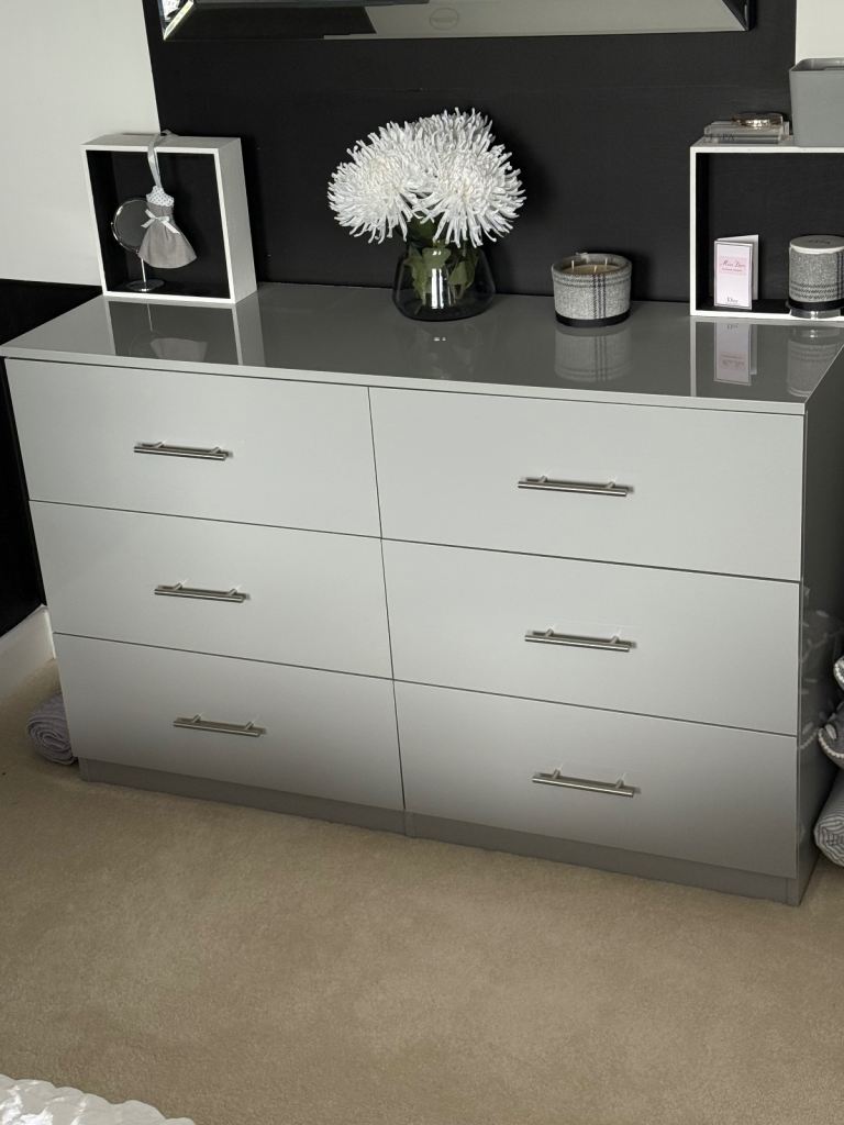 High Gloss Grey 6-Drawer Chest - Excellent Condition