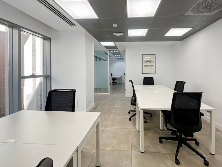 Liverpool - L2 6SG \ Flexible Office Rental with Capacity for 15 Desks